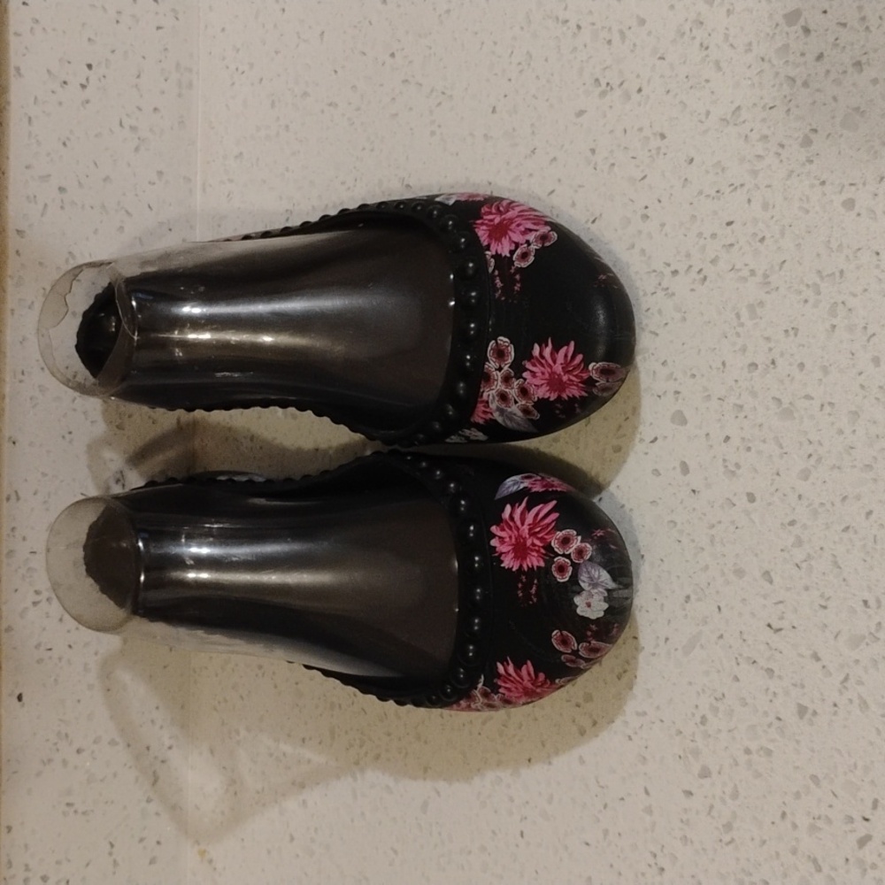 CROCS Size 7 Women Shoes - Picture 2 of 7
